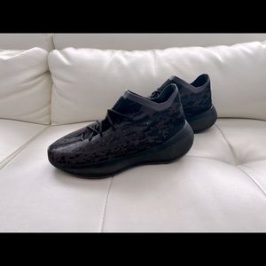 Mens Yeezy boost 380 back new size 9.5